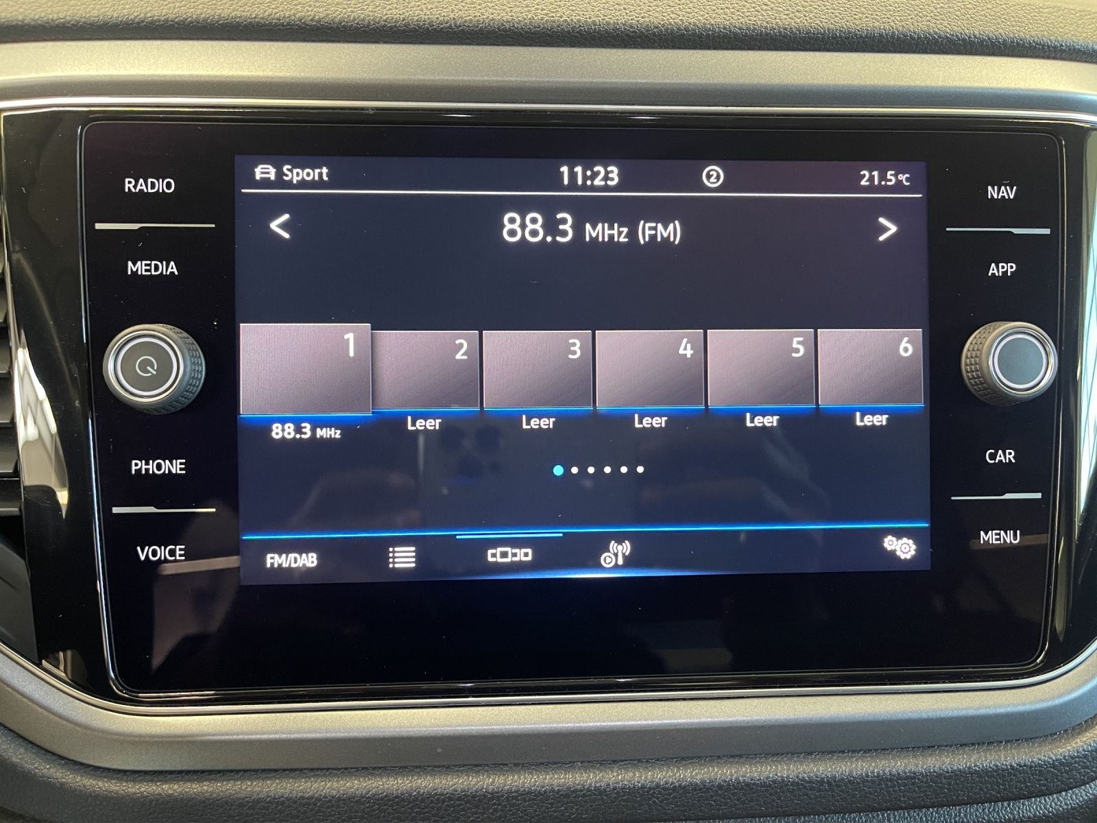Volkswagen T-Roc 1.0 TSI Active - Samsaru's Car Outlet