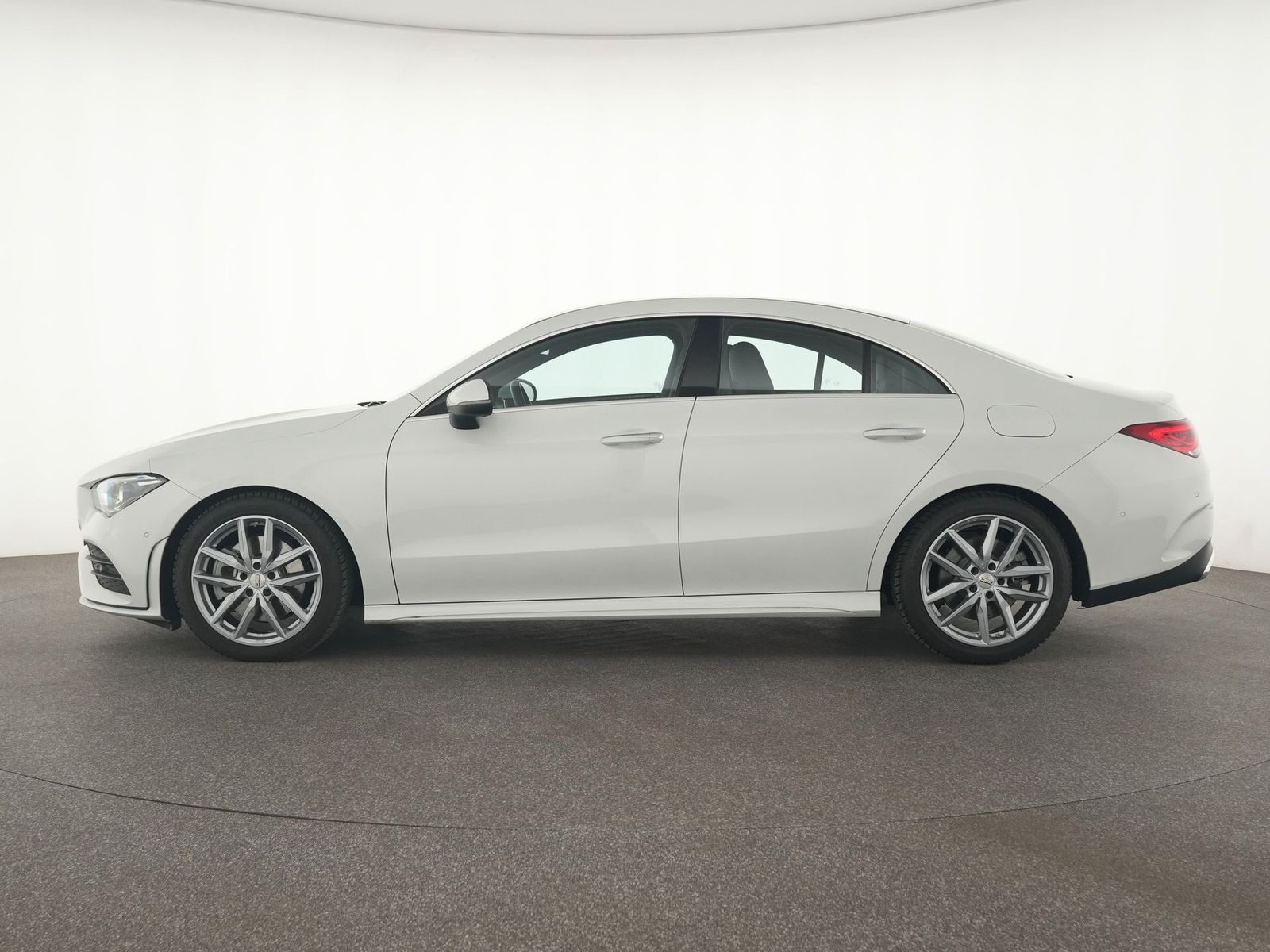 Mercedes-Benz CLA 250 AMG Line - Samsaru's Car Outlet