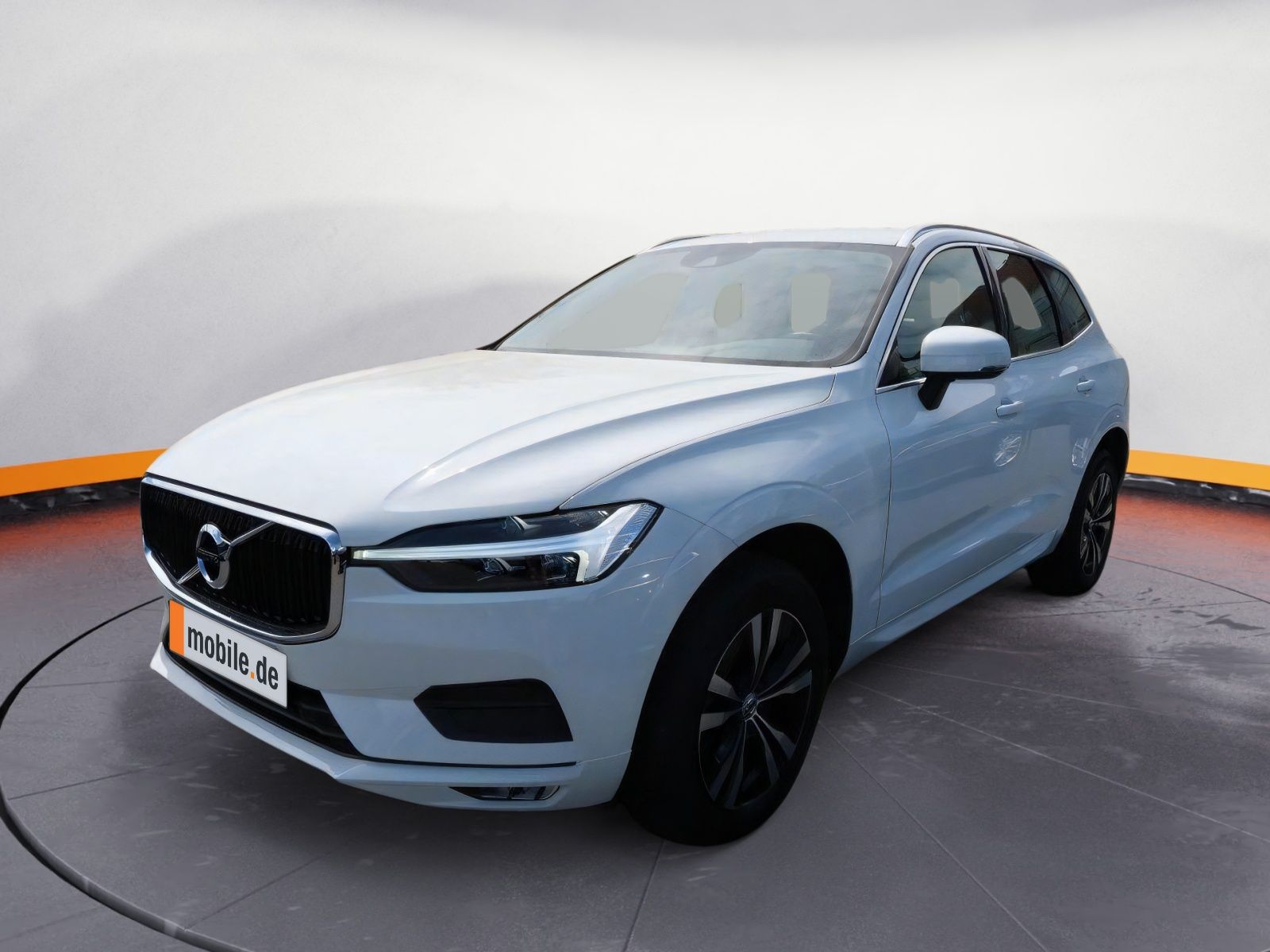 Volvo XC60 2.0 B4 Momentum Pro - Samsaru's Car Outlet
