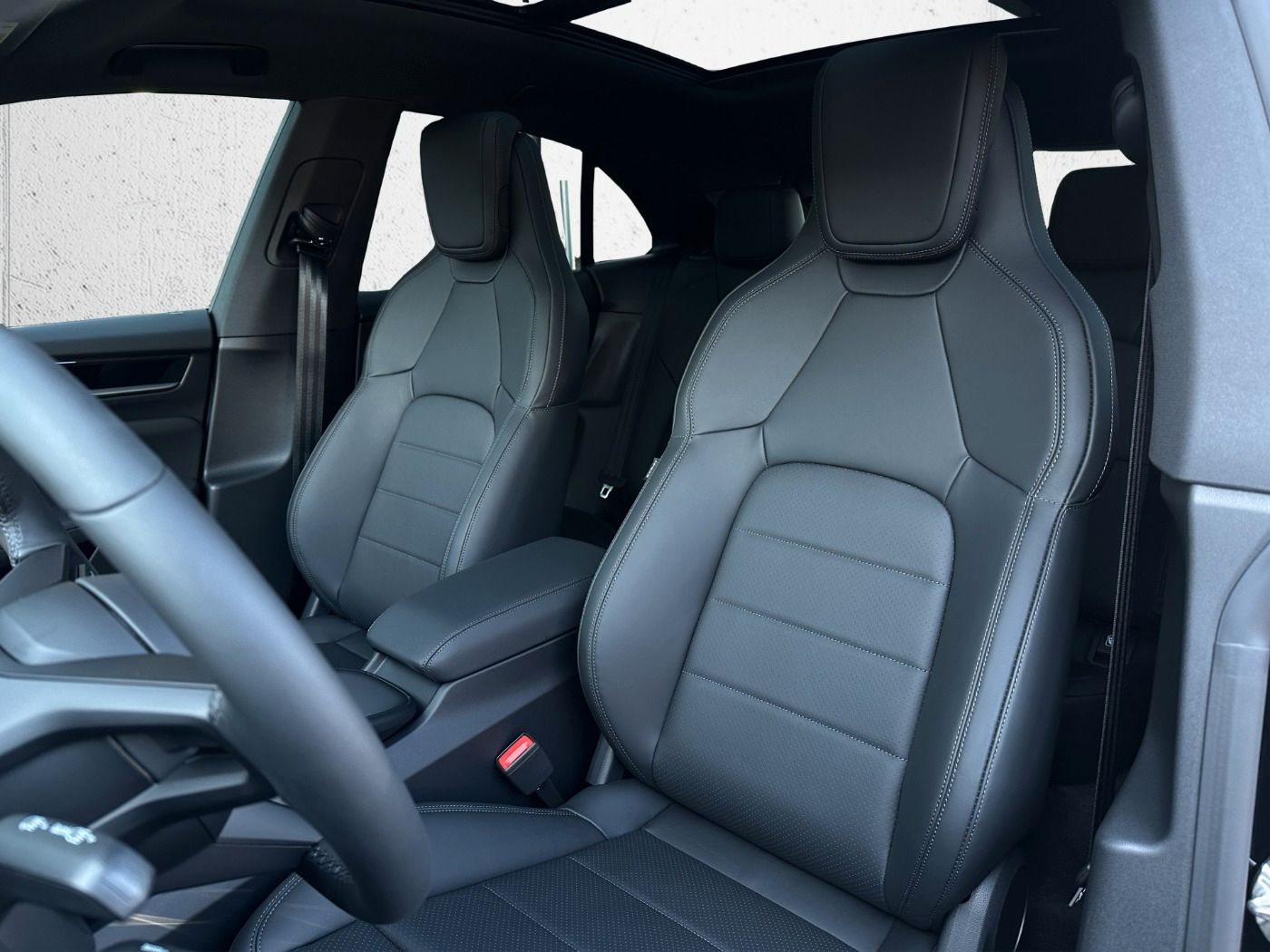 Porsche Macan - Samsaru's Car Outlet