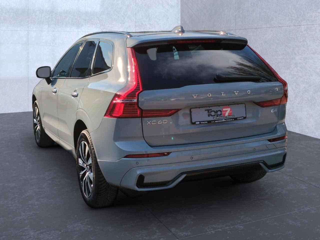 Volvo XC60 B4 (Diesel) Plus Dark 2WD Automatik Navi