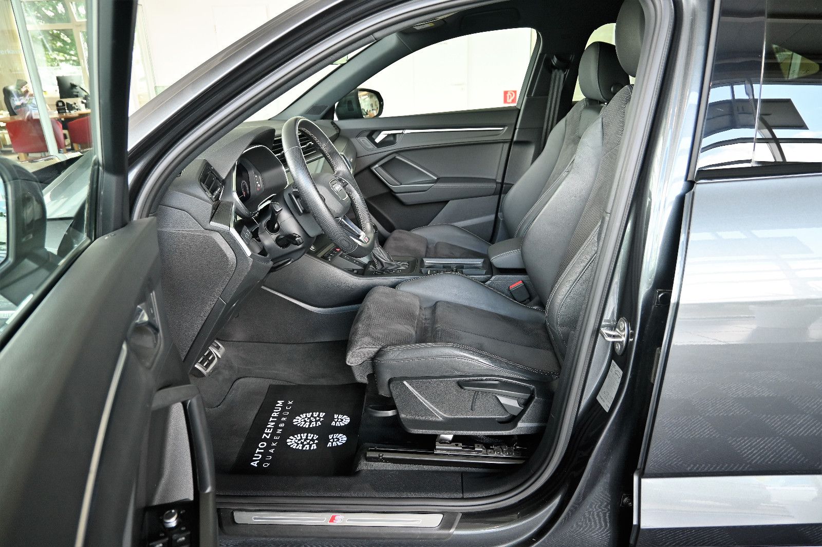 Audi Q3 SB 35 TDI qu S-Line - Samsaru's Car Outlet