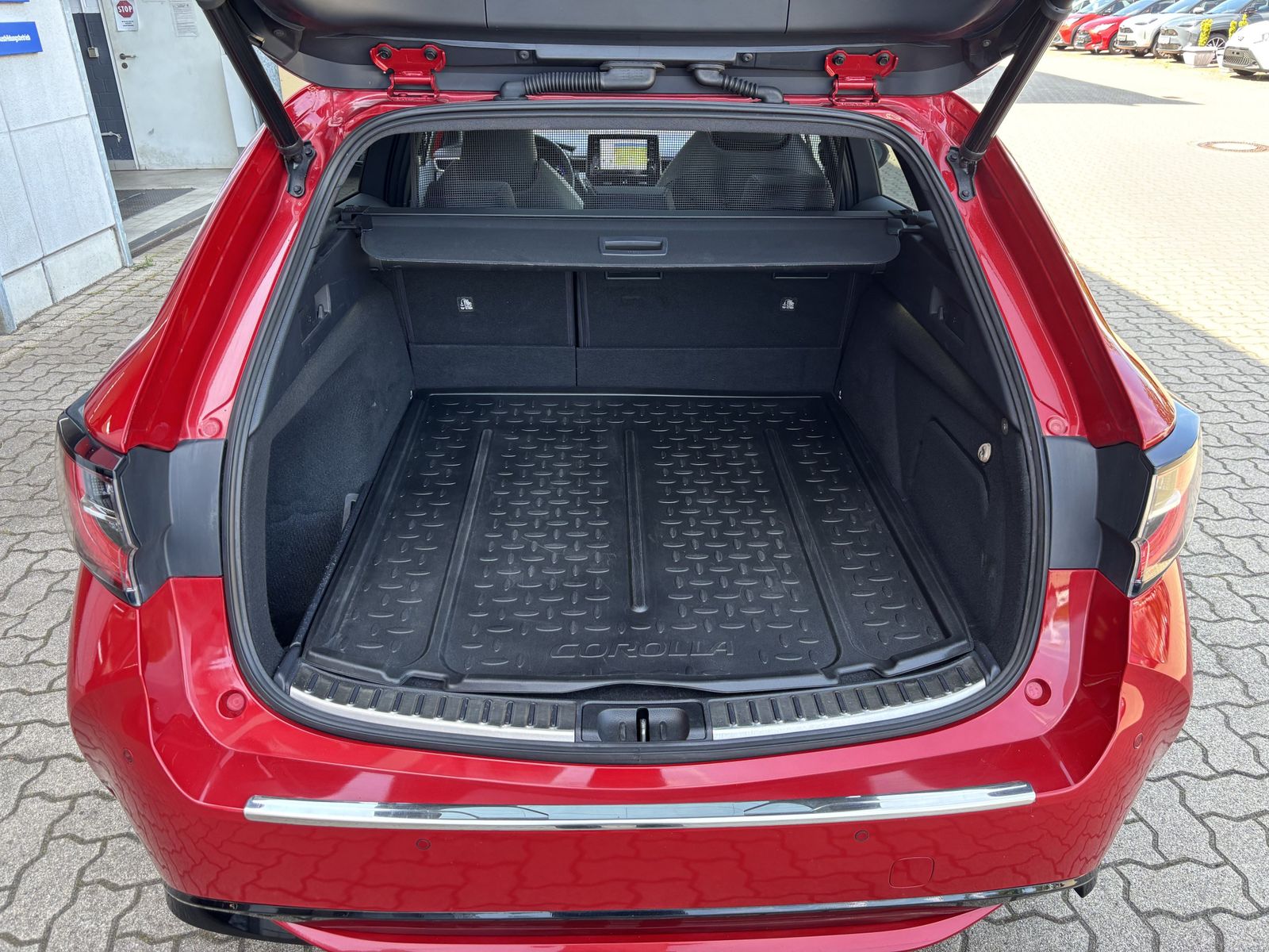 Toyota Corolla Touring Sports Hybrid Lounge - Samsaru's Car Outlet