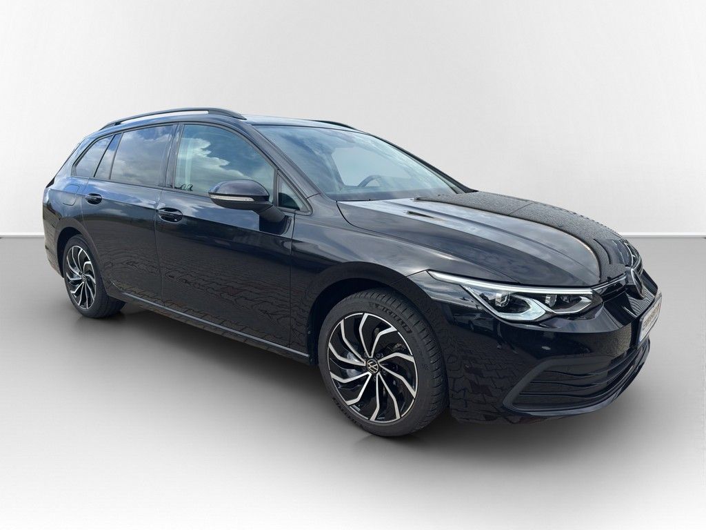 Volkswagen Golf VIII Variant 2.0 TDI Life - Samsaru's Car Outlet