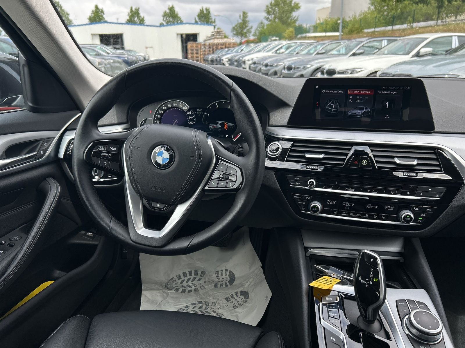 BMW 520d xDrive Limousine Head-Up LED Kamera Standhe