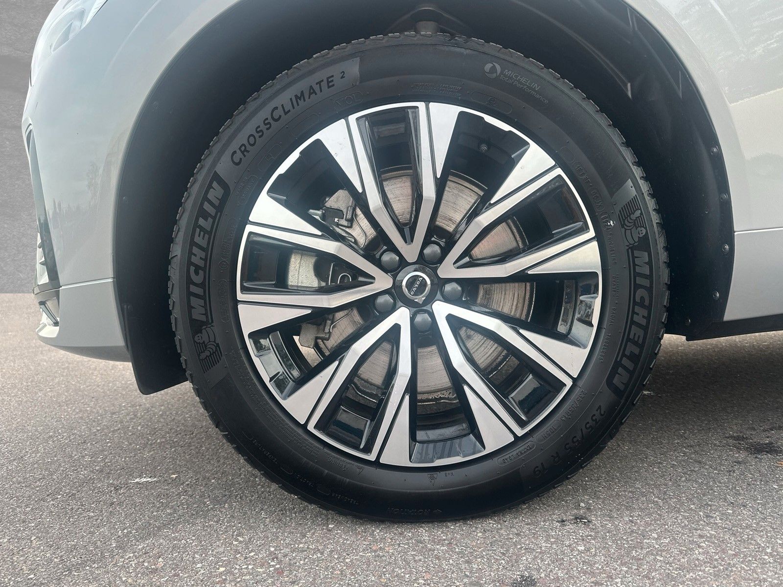 Volvo XC60 B5 AWD Mild-Hybrid Plus Dark AHK ACC BLIS