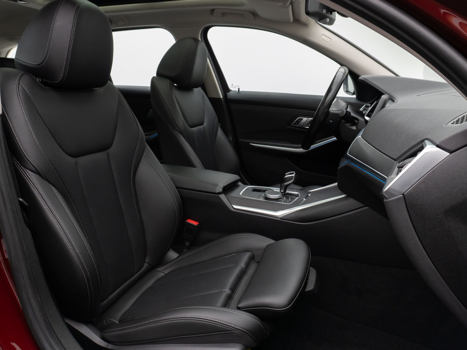 BMW 320e Luxury Line - Samsaru's Car Outlet