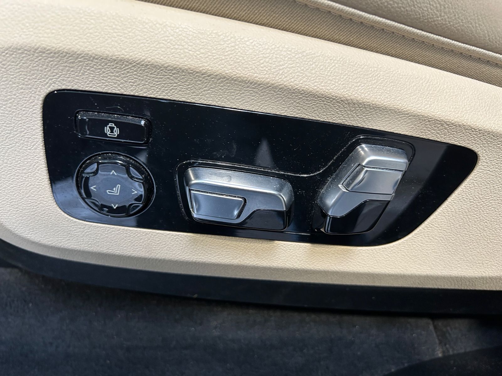 BMW X5 xDrive 40 d M Sport--7Sitzer