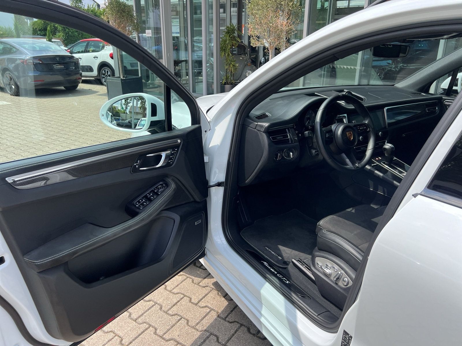 Porsche Macan GTS - Samsaru's Car Outlet
