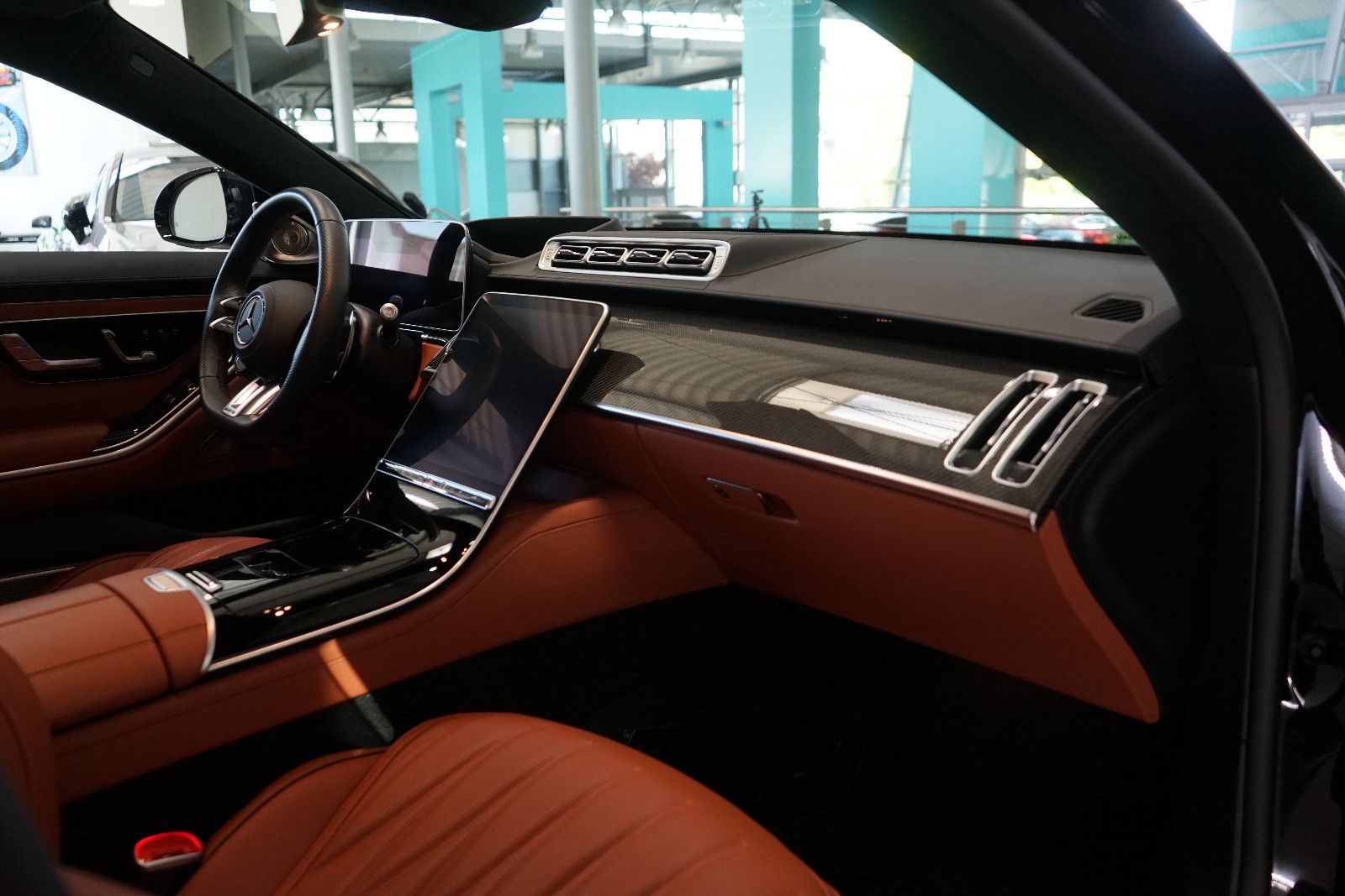 Mercedes-Benz S 63 AMG E-Performance 4M+ L Massage+TV+Panorama