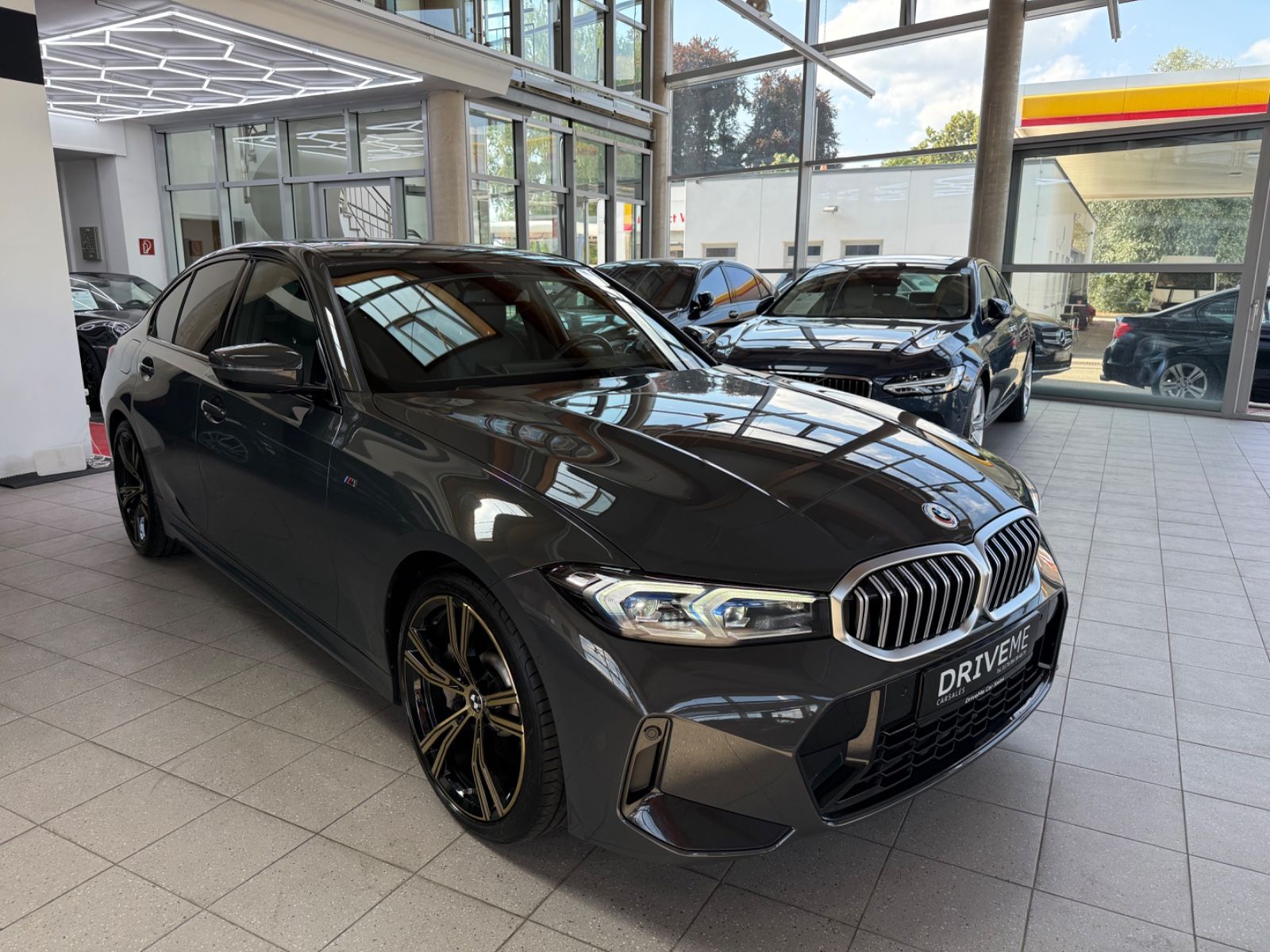 BMW 3 Lim. 330 i M Sport - Samsaru's Car Outlet
