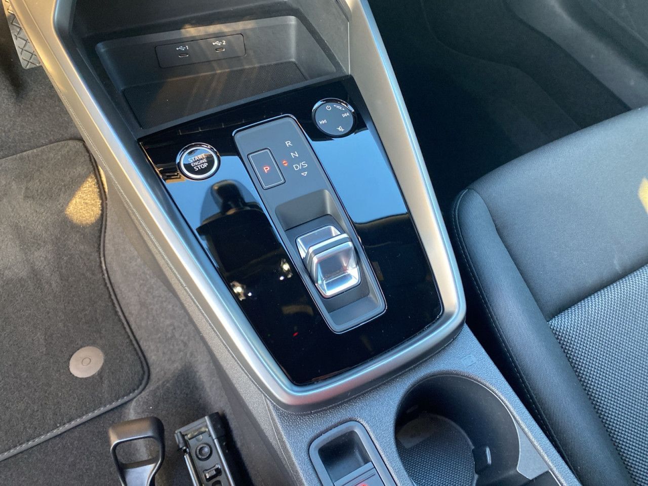 Audi A3 Sportback 40 TFSI e S tronic AHK LED R-Kamera