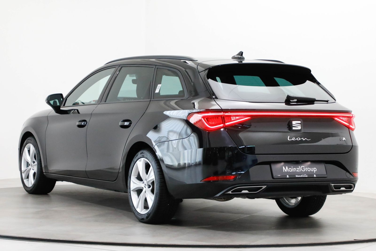Seat Leon ST 2.0 TDI DSG FR AHK Navi Kamera ACC LED