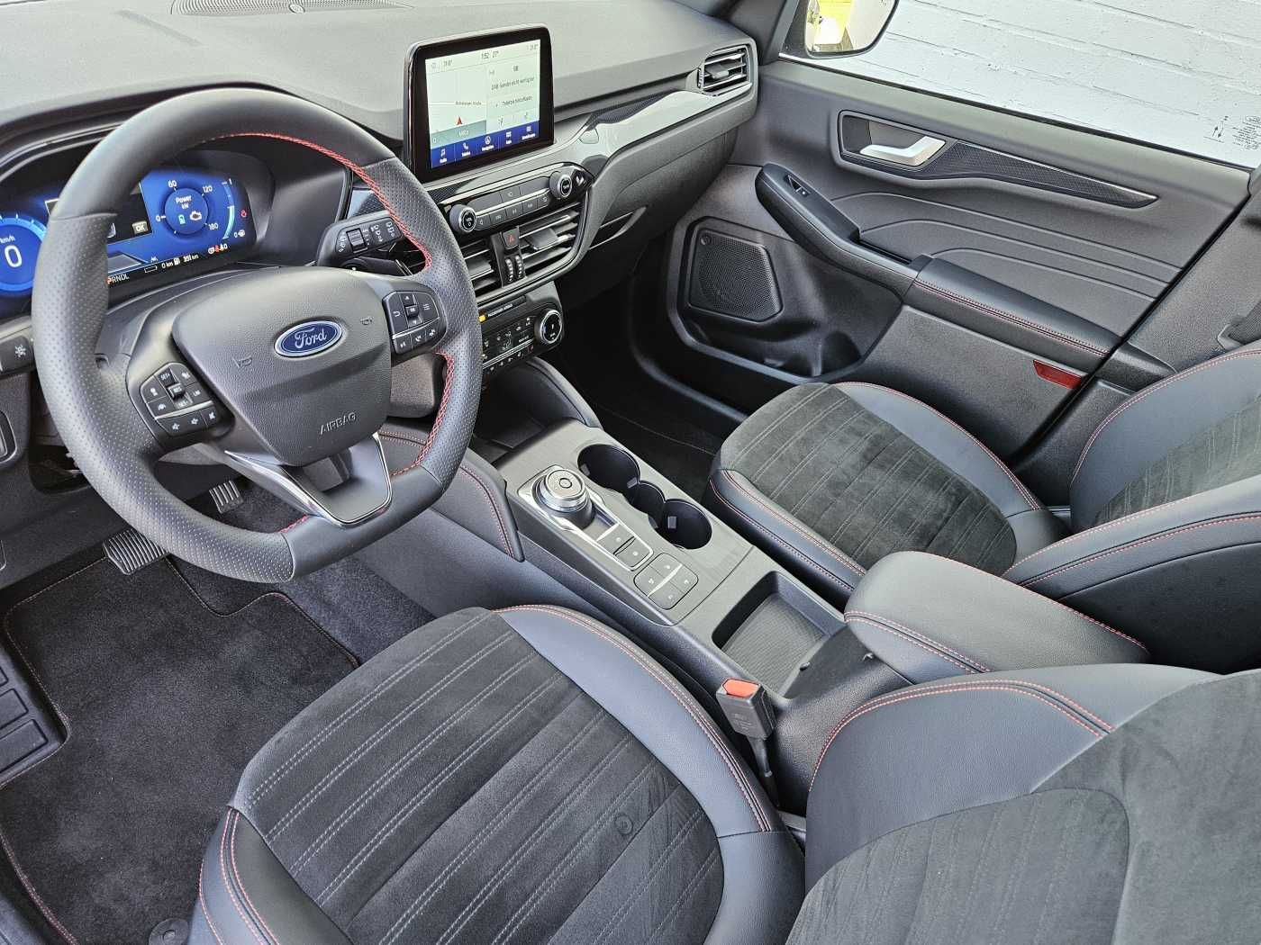 Ford Kuga ST-LINE - Samsaru's Car Outlet