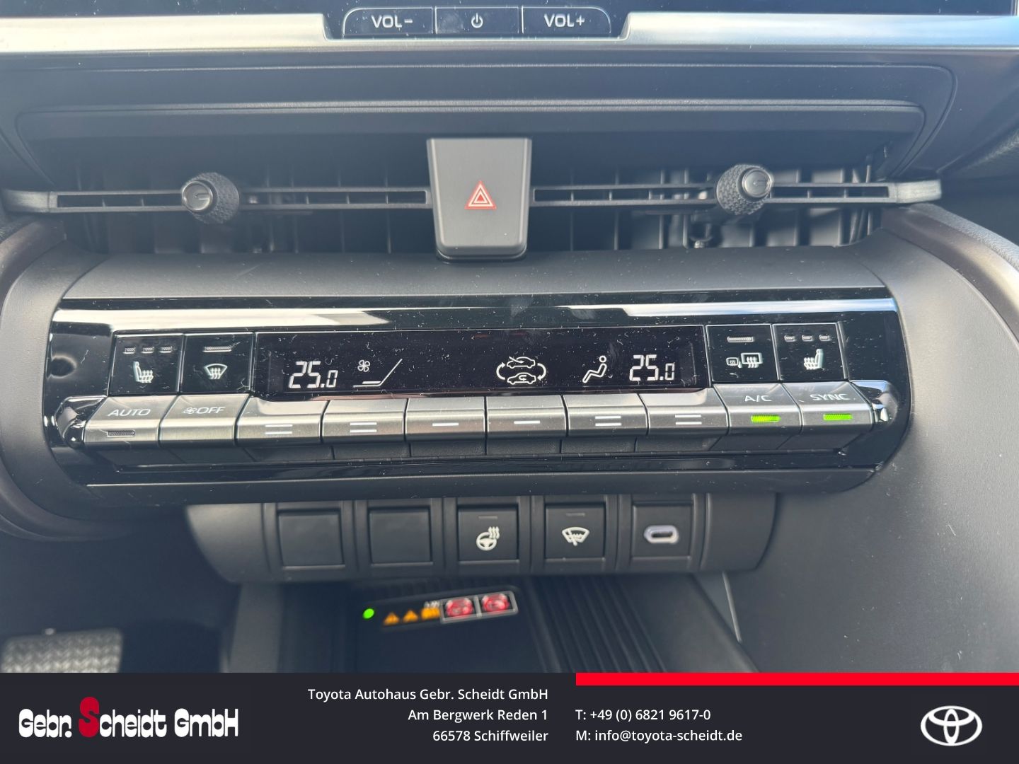 Toyota C-HR Plug-In Hybrid Team D LED-Hauptscheinwerfer