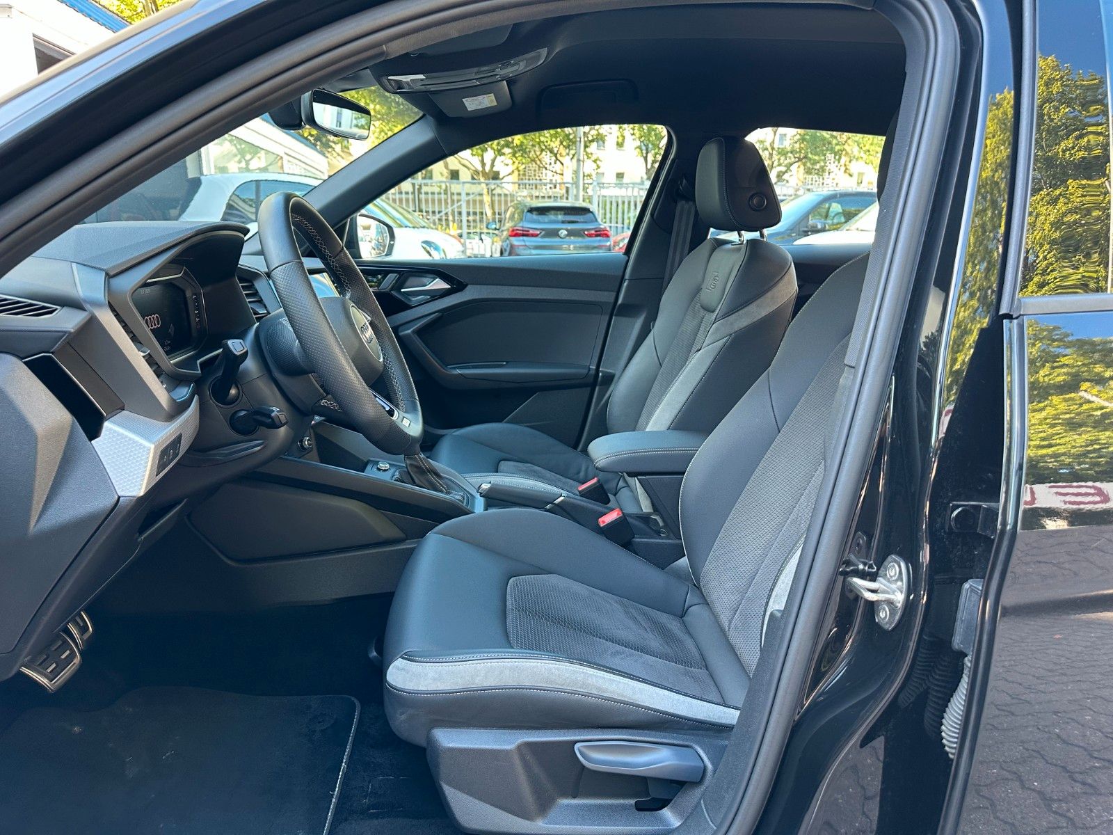 Audi A1 30 TFSI S line*LEDER*NAVI*SHZ*LED*MMI*APS+