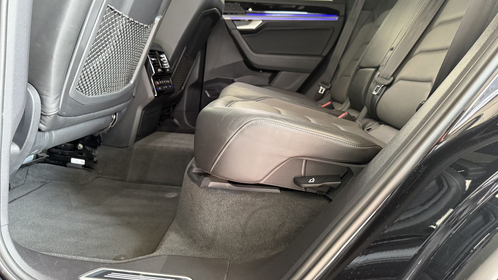 Volkswagen Touareg R-Line 4M |PANO |LUFT |HUD |MATRIX |AHK