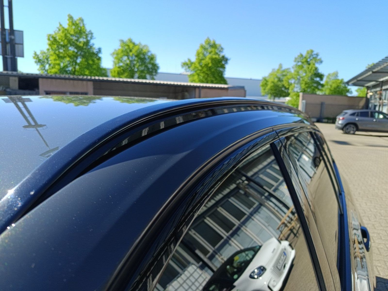BMW 320d Touring+M SPORTPAKET+ANH.KUPPLUNG+LIVE COCK