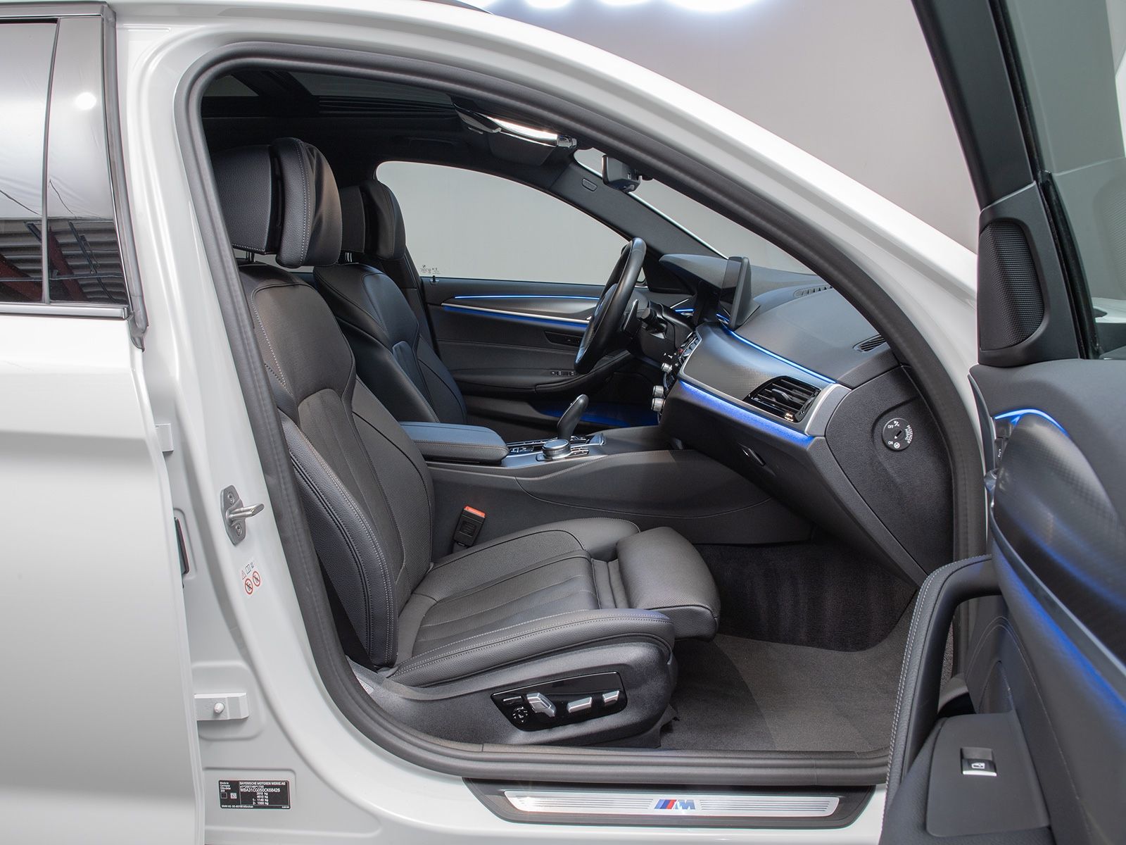 BMW 530e xD M-Sport 360°LenkHz.HuD Sitzlüft.PANO