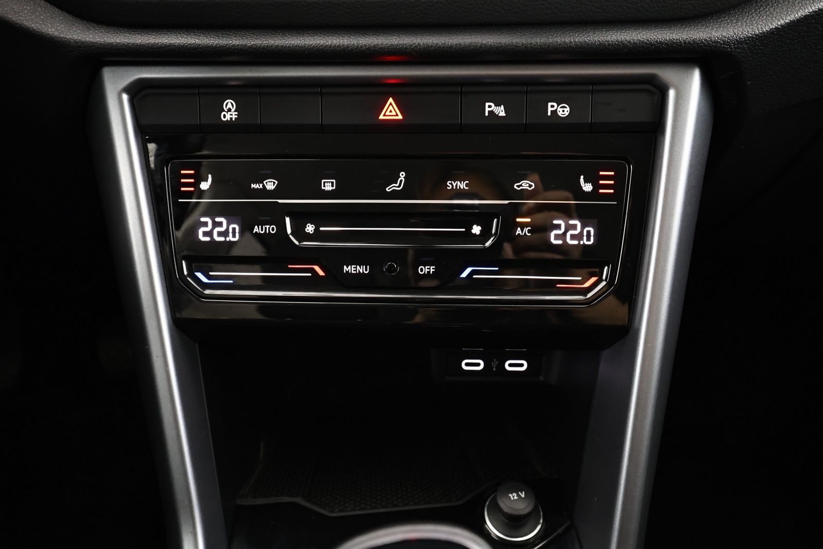 Volkswagen T-Roc 1.0 TSI Life - Samsaru's Car Outlet
