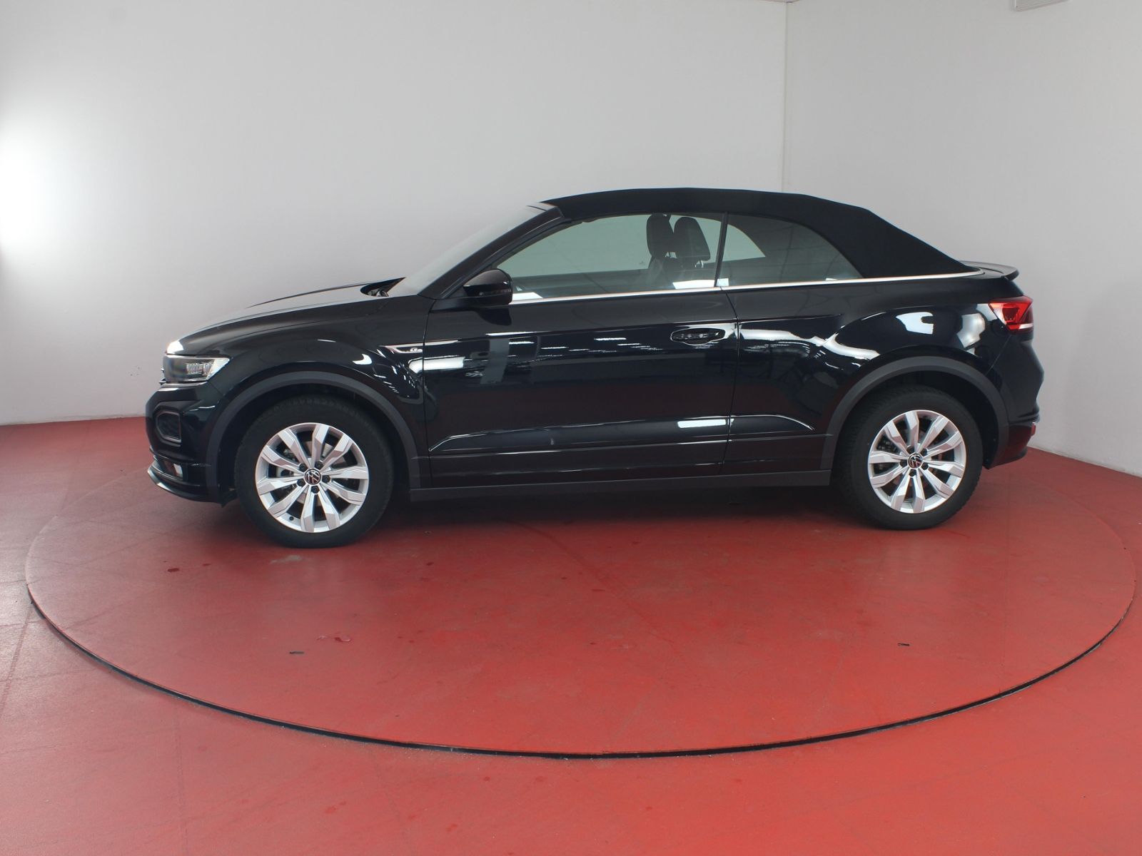 Volkswagen T-Roc R-Line 1.5TSI DSG - Samsaru's Car Outlet