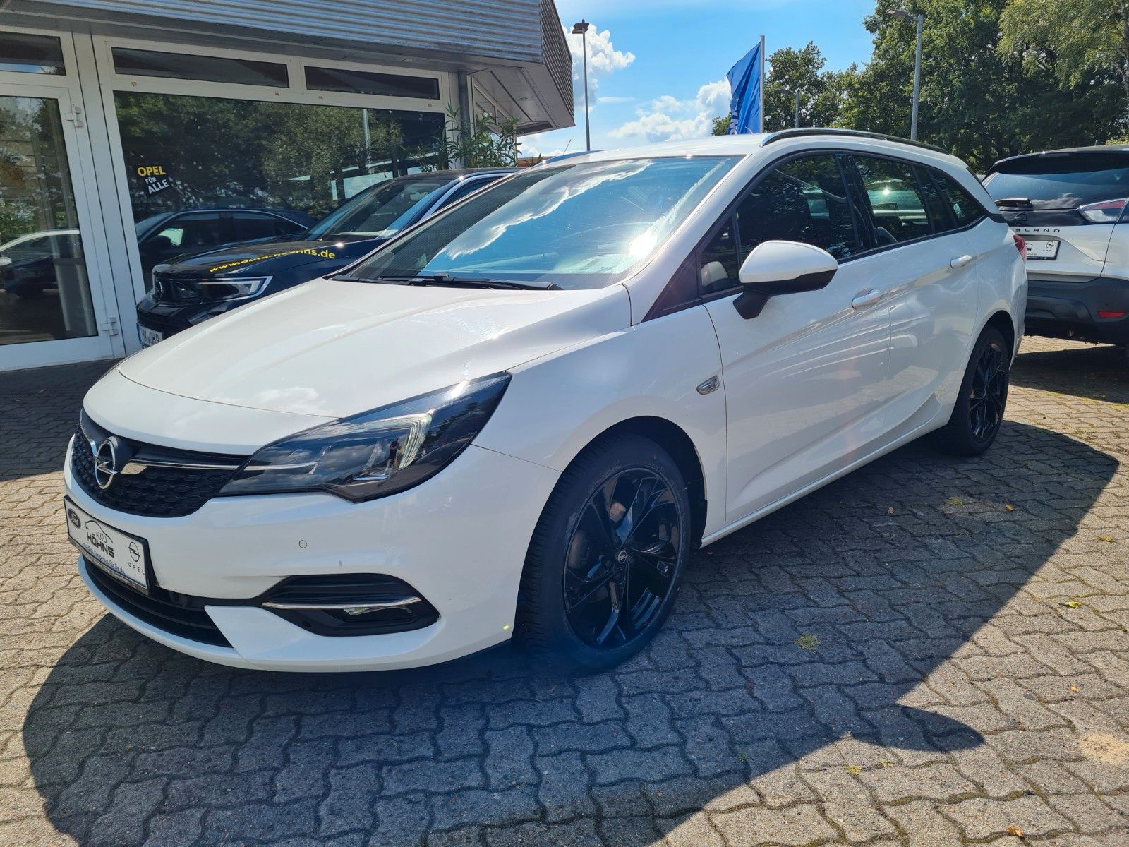 Opel Astra K Sports Tourer GS Line - Samsaru's Car Outlet