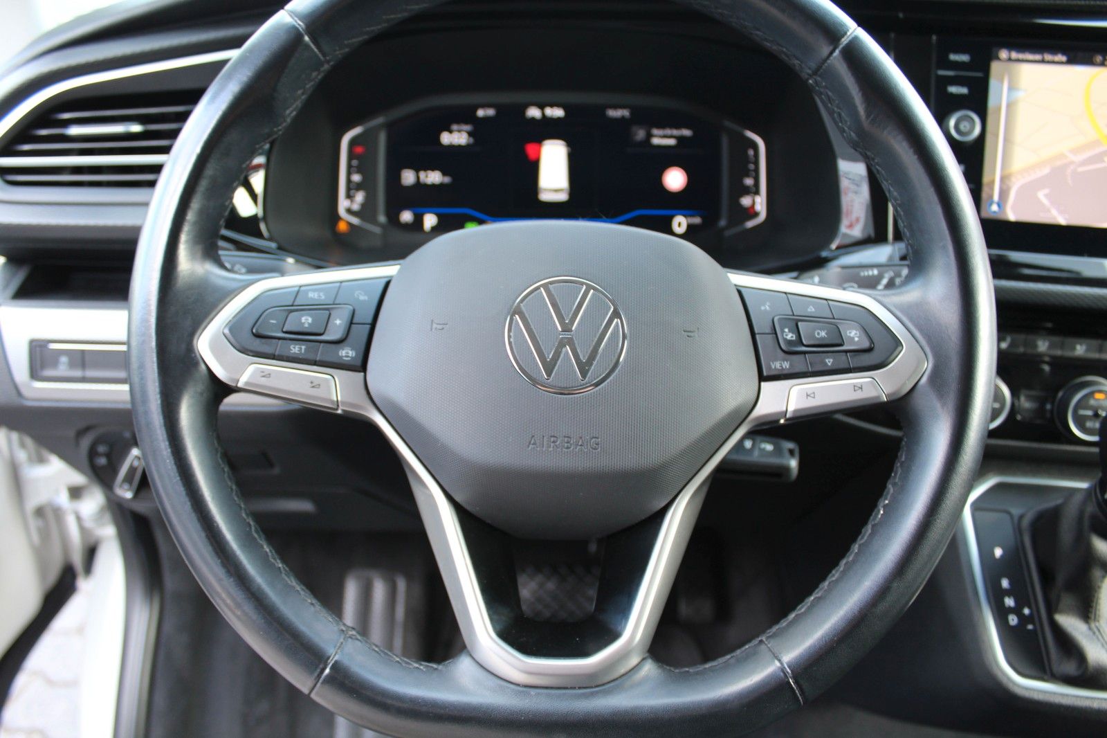 Volkswagen T6.1 Multivan 4MOTION - Samsaru's Car Outlet