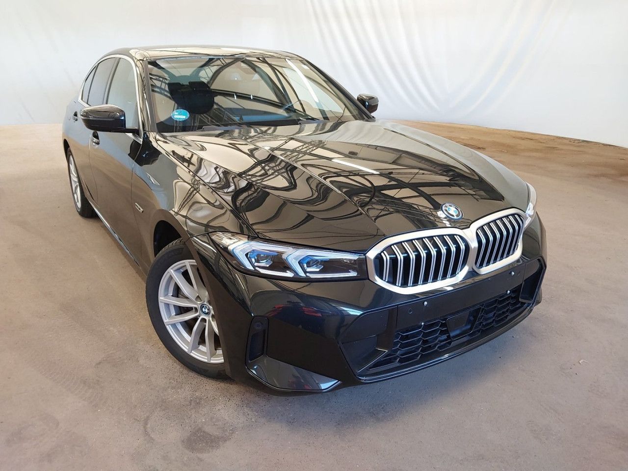 BMW 330e L. M Sport - Samsaru's Car Outlet