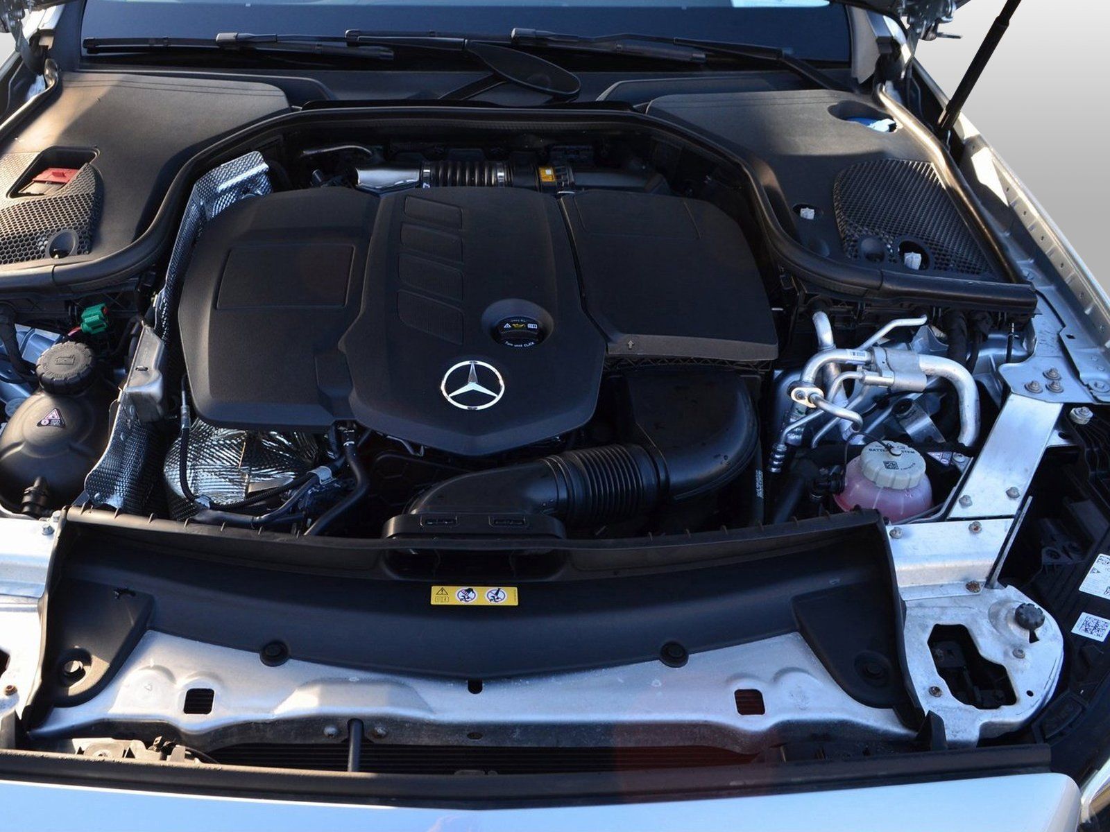 Mercedes-Benz E 300 de Exclusive 4M - Samsaru's Car Outlet