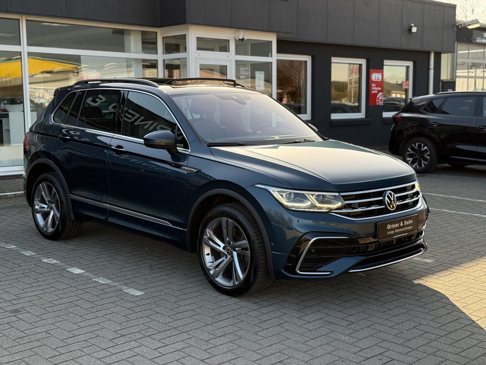 Volkswagen Tiguan R-Line 4-Motion,Pano,AHK,R-Kam,Matrix,ACC