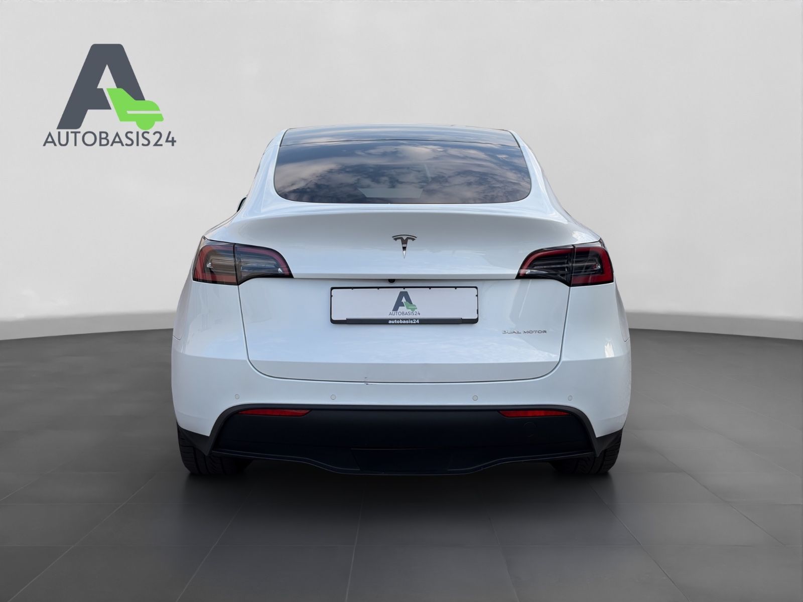Tesla Model Y Long Range Dual AWD *AHK*1.Hand*