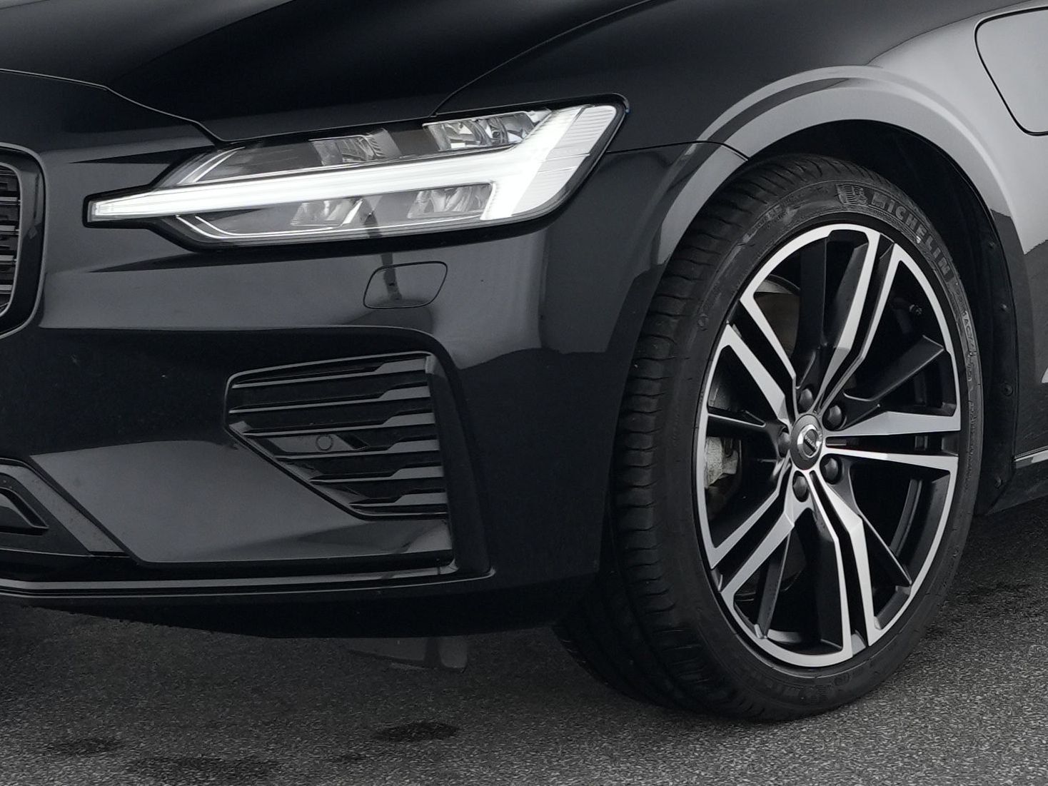 Volvo S60 T8 Recharge AWD R-Design 19"+VOLL-LED+360°
