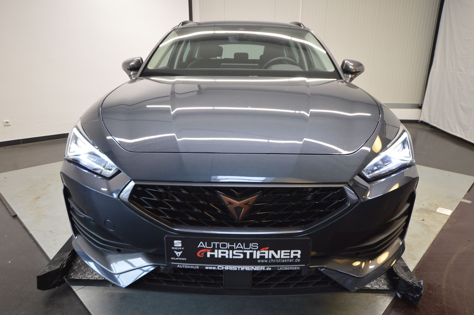 Cupra Leon Sportstourer 1.5 eTSI - Samsaru's Car Outlet