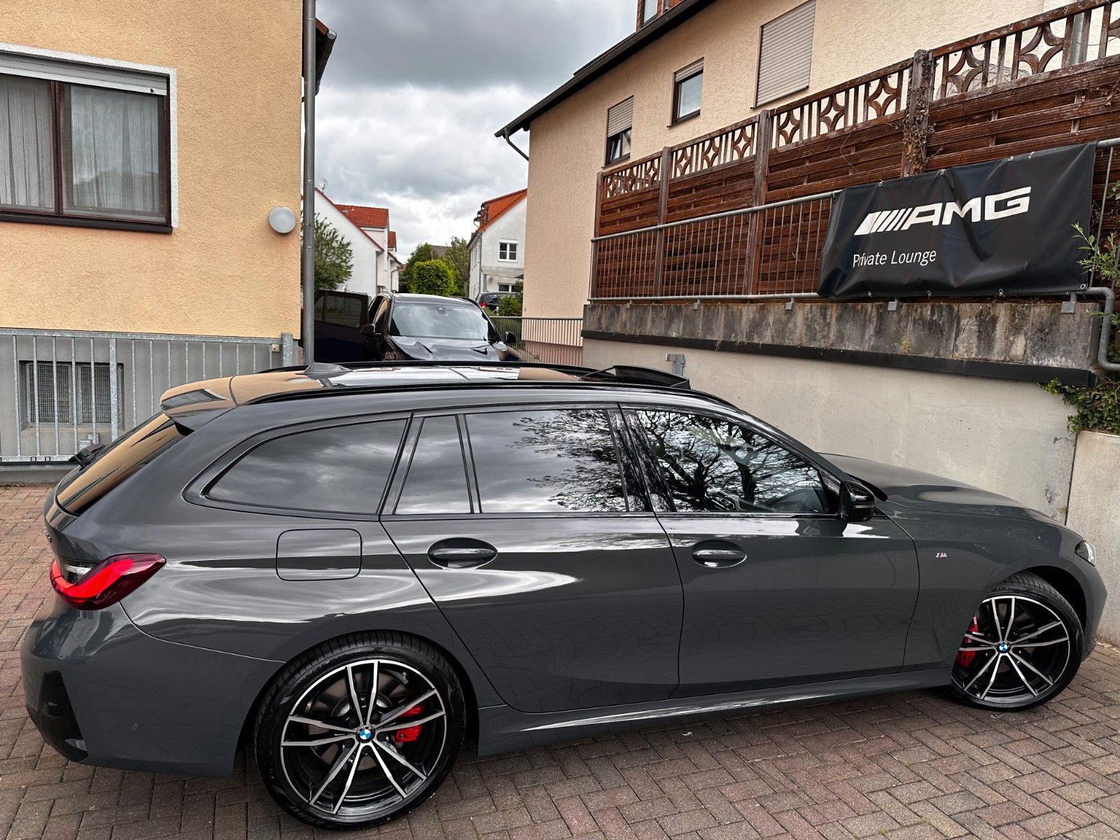 BMW 330d xDrive M Sport PANO*AHK*StandH*H&K*AdapLED