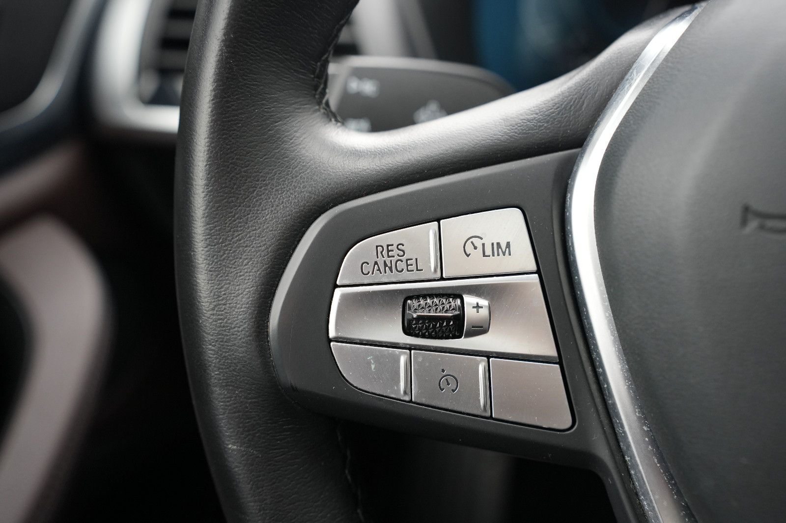 BMW X3 30e X Line xDrive*LED*AHK*PANO*NAV*HEADUP*