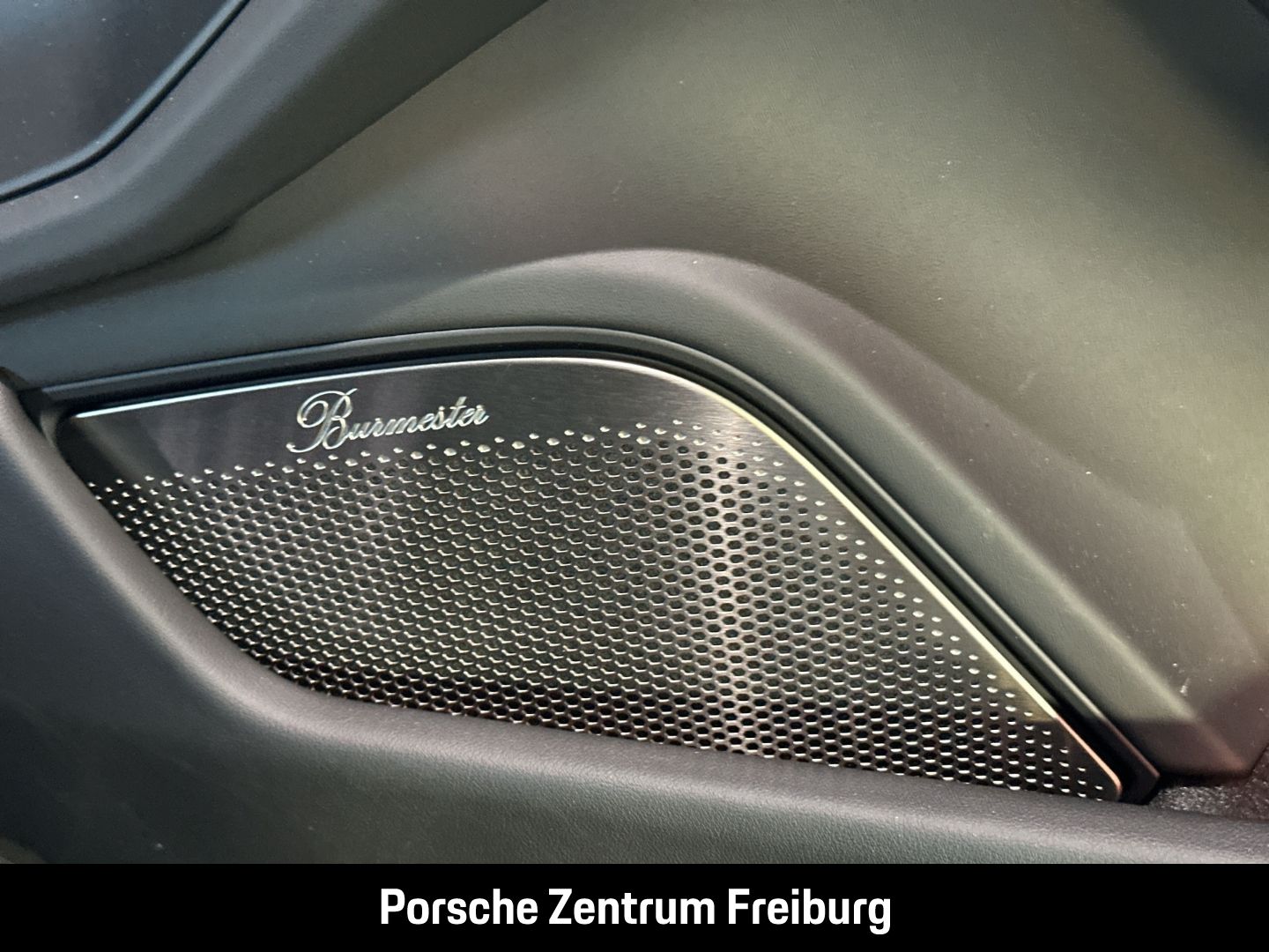 Porsche Taycan Turbo S Cross Turismo Burmester InnoDrive