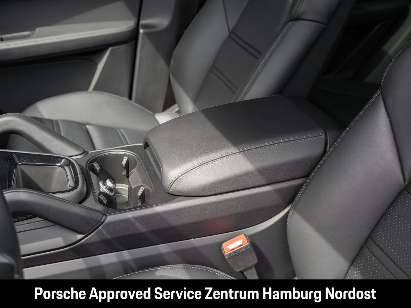 Porsche Cayenne E-Hybrid Coupe Sport Chrono Matrix-LED