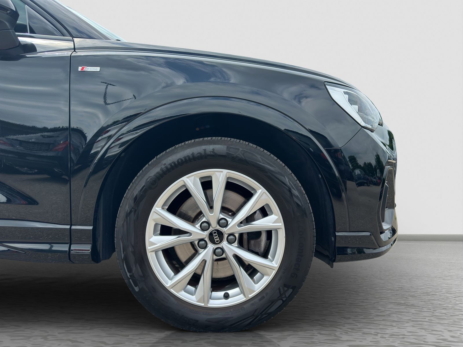 Audi Q3 S line 40 TFSI quattro - Samsaru's Car Outlet