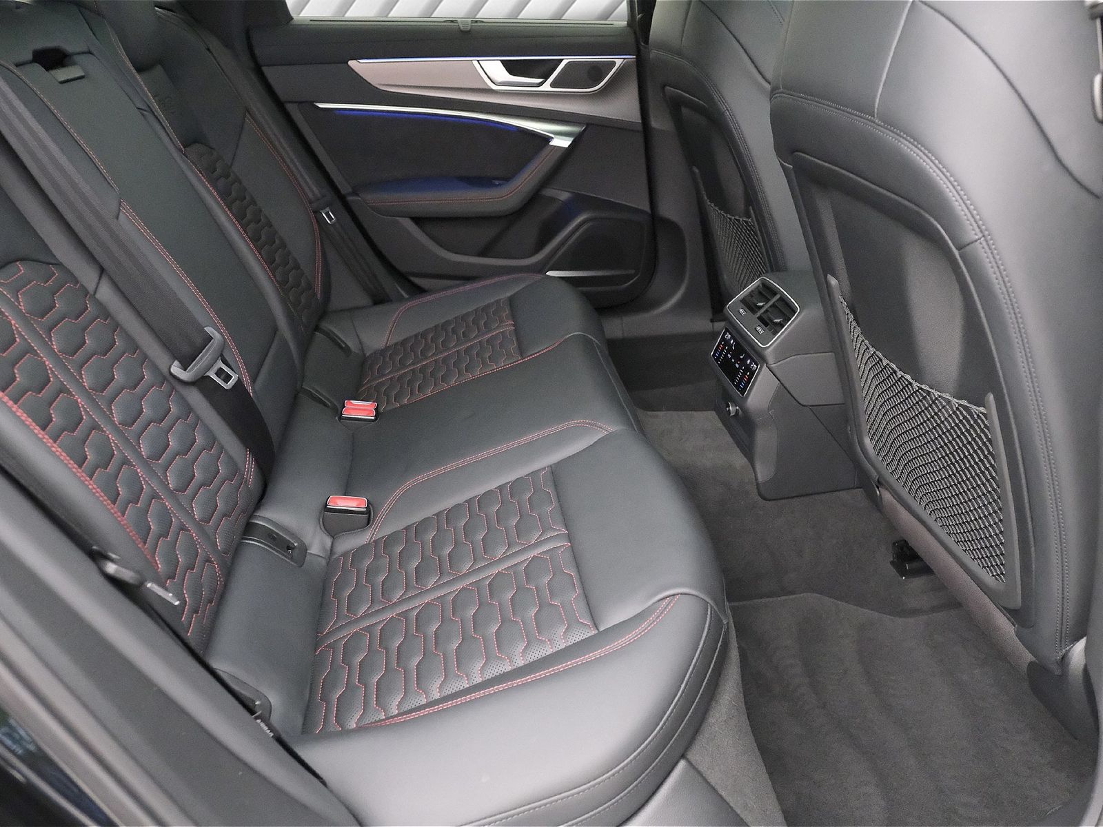 Audi RS6 Avant 4.0 TFSI quattro M Sport PANO AHK RFK