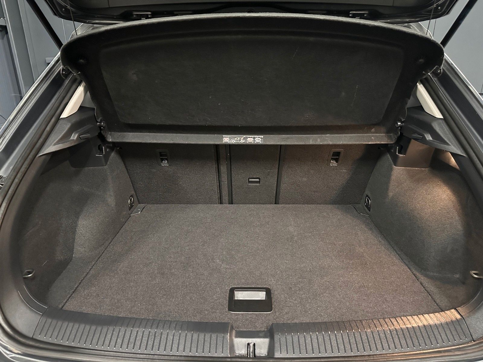 Volkswagen T-Roc 2.0 TDI DSG Style - Samsaru's Car Outlet