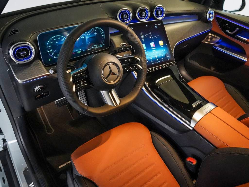 Mercedes-Benz GLC 300 AMG-NIGHT-DISTRONIC-PANO-AHK-UVP 96.400,