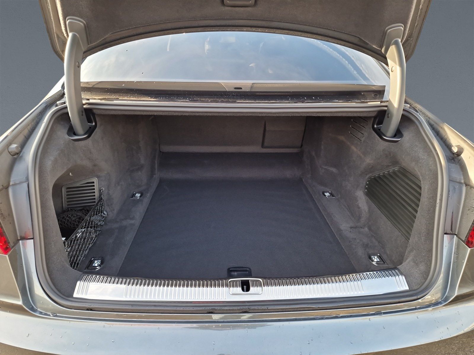 Audi A8 50 TDI qu S line - Samsaru's Car Outlet