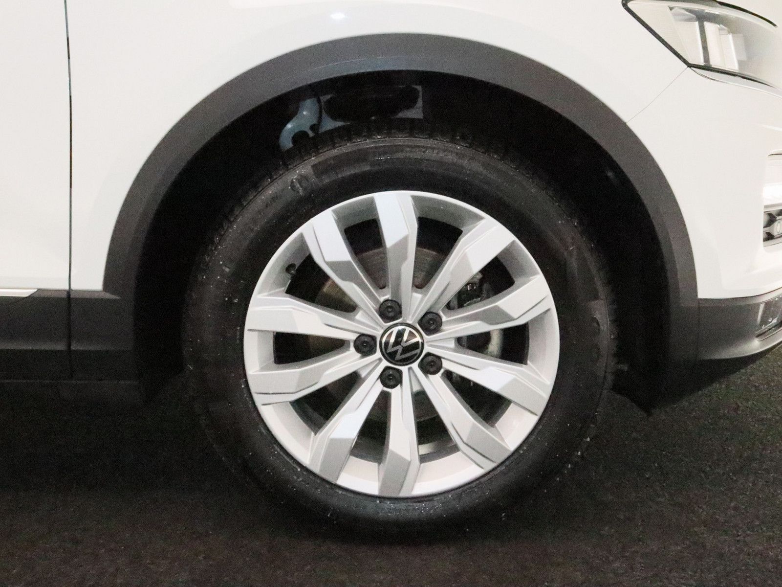 Volkswagen T-Roc 1.5 TSI Sport - Samsaru's Car Outlet