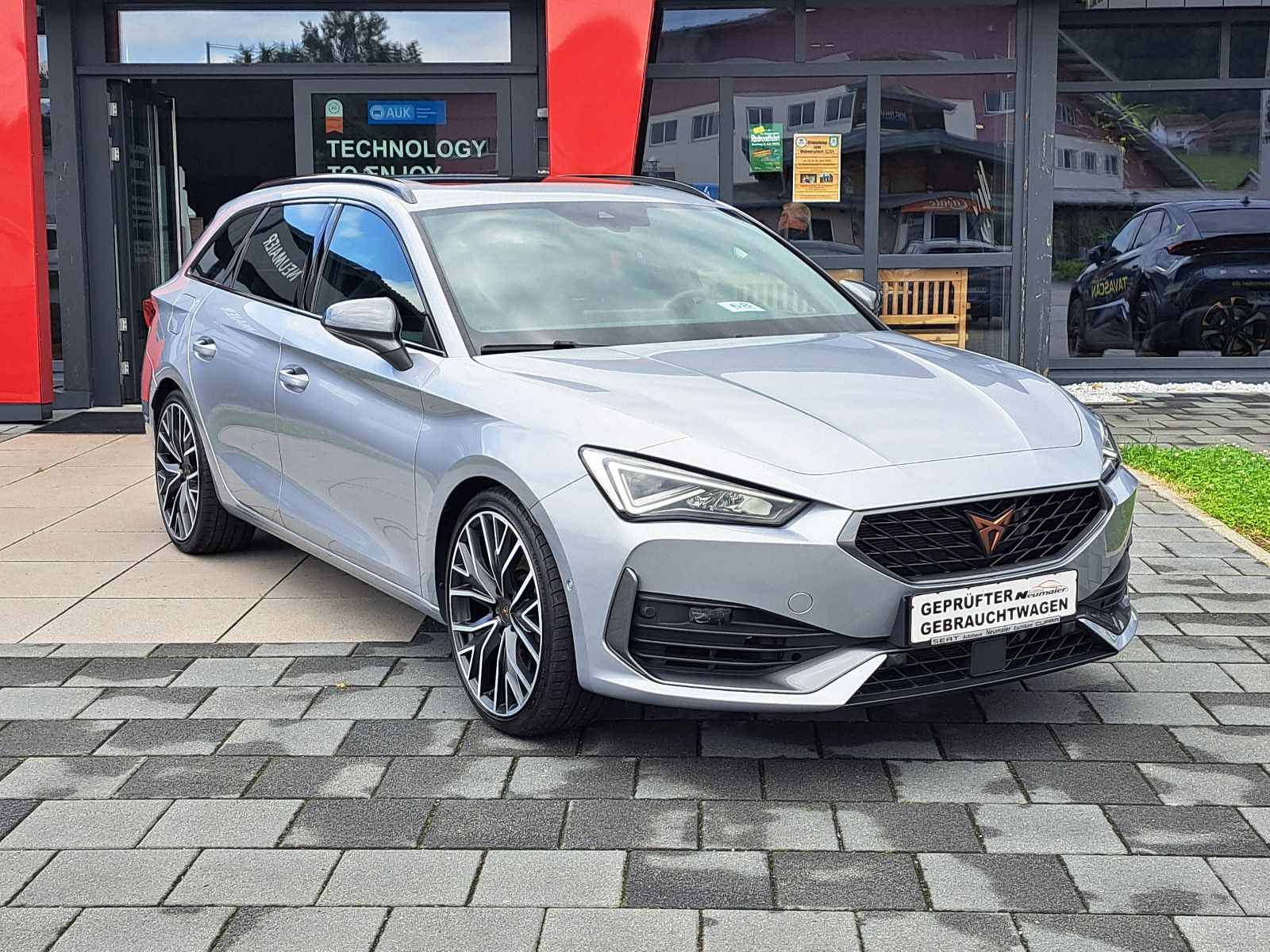 Cupra Leon SP VZ 2.0 TSI 310 PS DSG 4x4 - Samsaru's Car Outlet