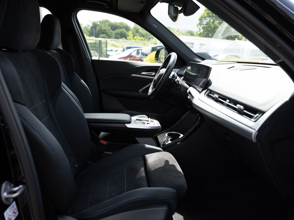 BMW X1 xDrive23i M-Sport - Samsaru's Car Outlet