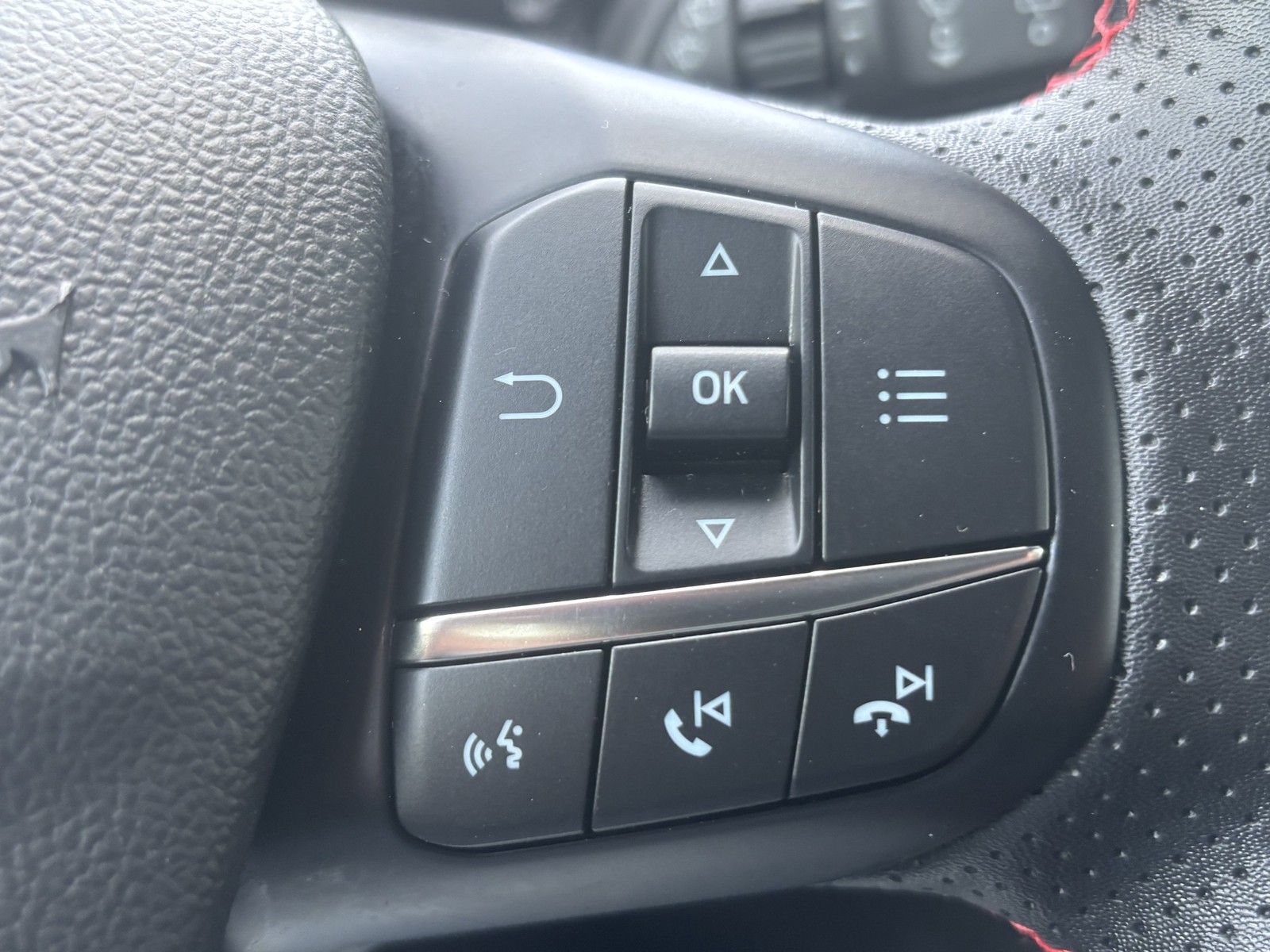 Ford Focus Turnier ST-Line 155PS Rf-Kamera Winter-Pak