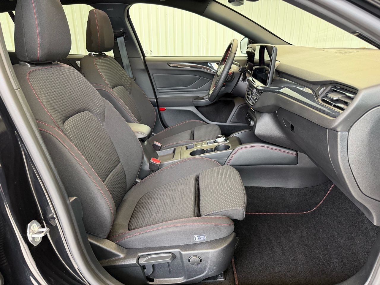 Ford Focus Turnier 1.5 EcoBlue ST-LineX *PANO*LED*KAM