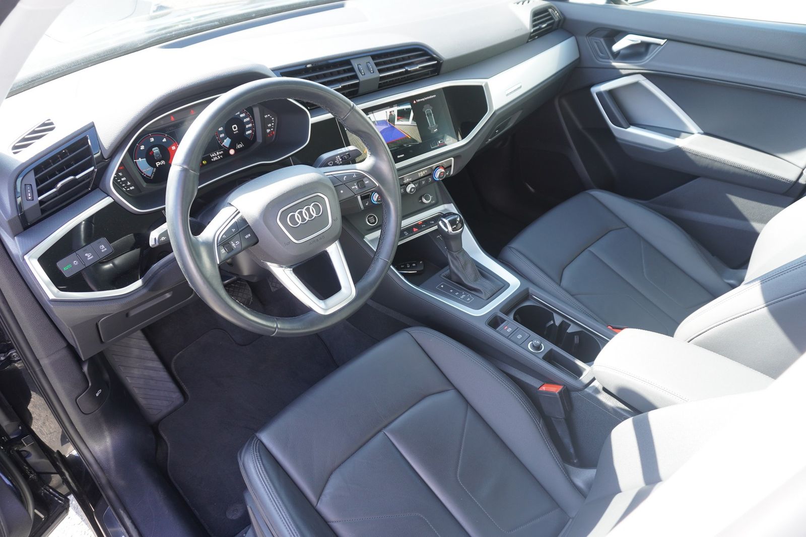 Audi Q3 40 2.0TDI quattro advanced - Samsaru's Car Outlet