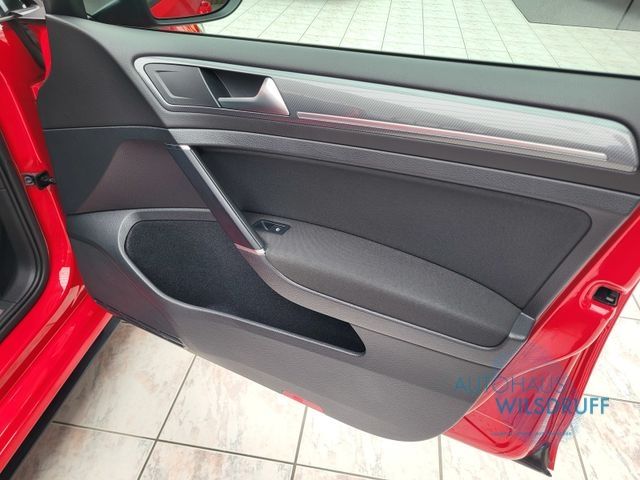 Volkswagen Golf VII 1.5 TSI DSG Highline R-Line - Samsaru's Car Outlet