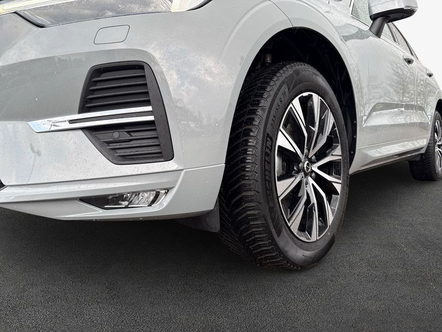 Volvo XC60 B5 B AWD Core Leder SiH GJR Win Licht 19''